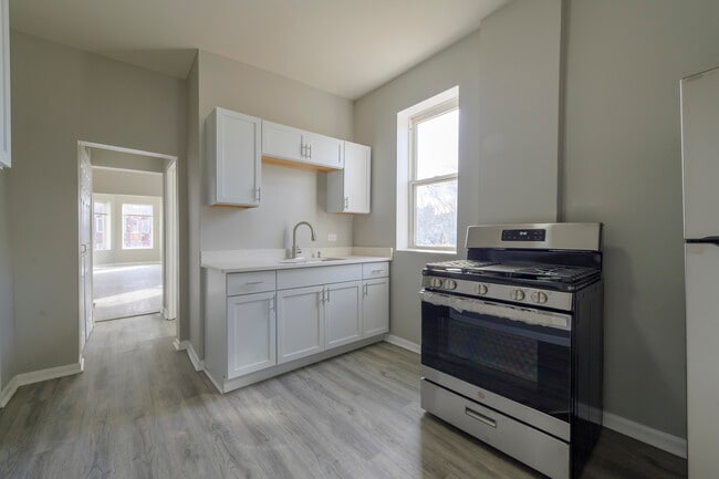 Building Photo - 6550 S Drexel Ave