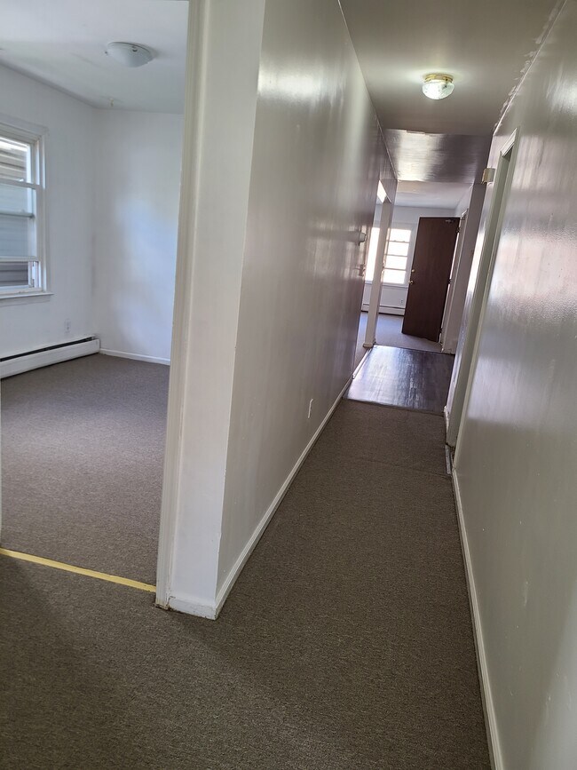 Foto del edificio - 150 New York Ave