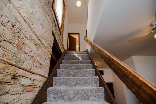 Foto del edificio - 1257 W Belden Ave