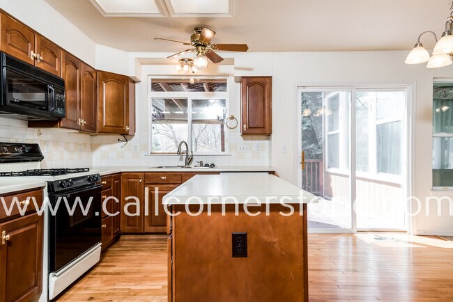 Building Photo - 5280 7 Oaks Dr