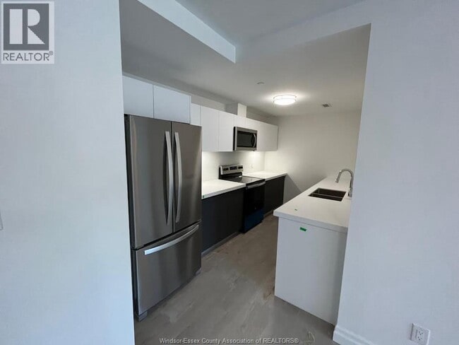 Photo du bâtiment - 3320 Stella Crescent