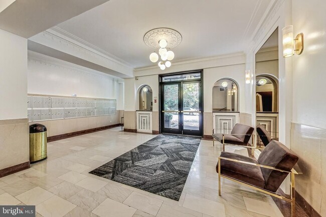 Foto del edificio - 1010 25th St NW