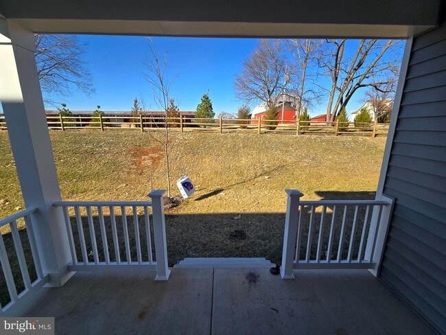 Foto del edificio - 609 Clover Ln