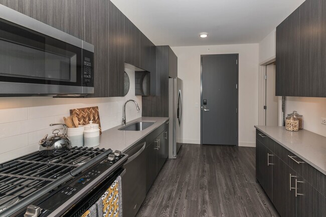 Building Photo - 881 W Agatite Ave