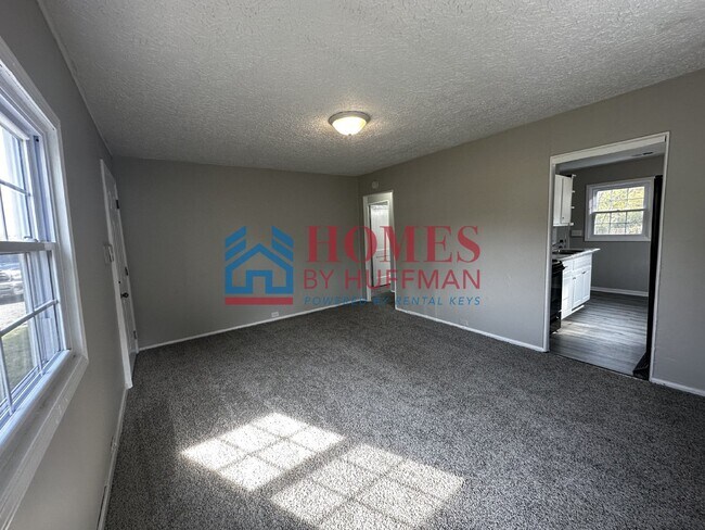 Building Photo - Two Bedroom House | Northside