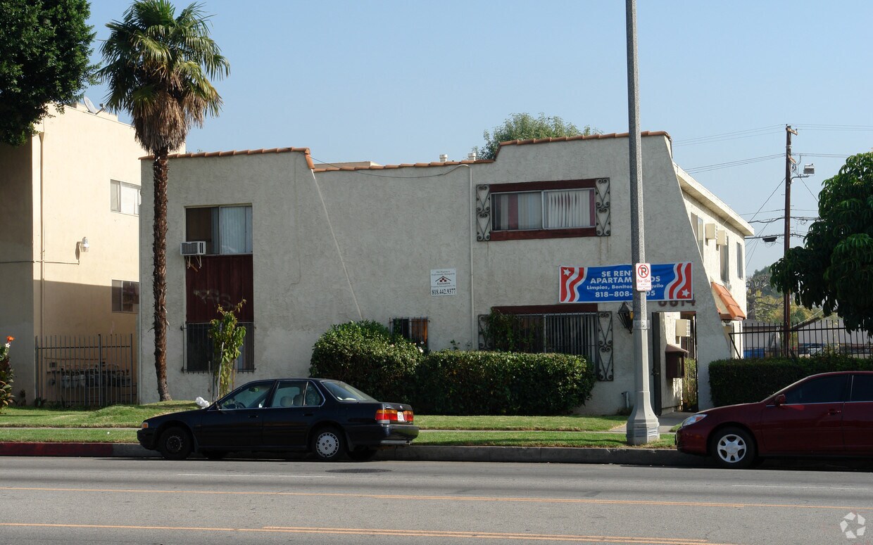 Primary Photo - 8814 Van Nuys Blvd
