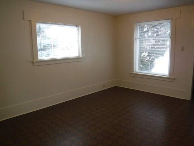 Foto del edificio - 805 Rollins St