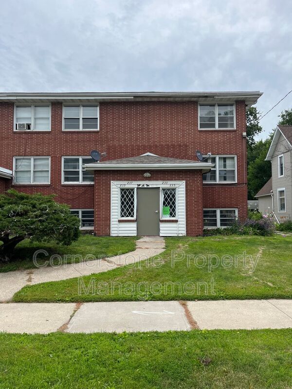 233 N 12th St, Fort Dodge, IA 50501 House for Rent in Fort Dodge, IA