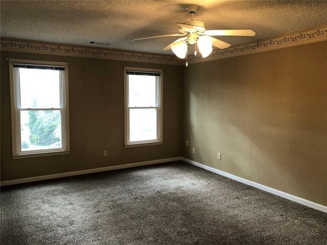 Building Photo - 2535 Raintree Way NE