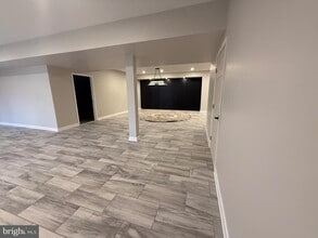 Building Photo - 16655 Macnaughton Ct