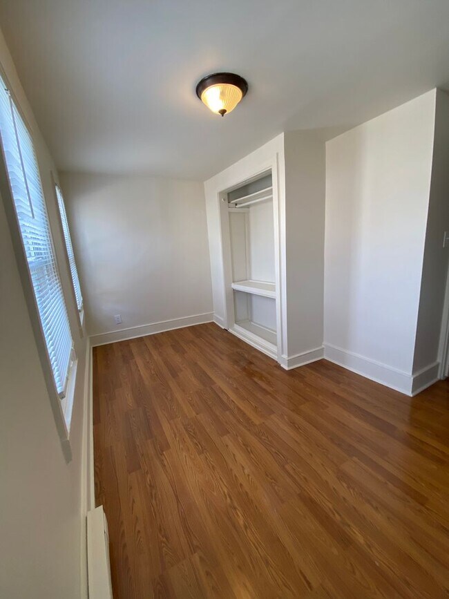 Foto del edificio - Charming 2 BR End Unit Townhouse in Columbia!