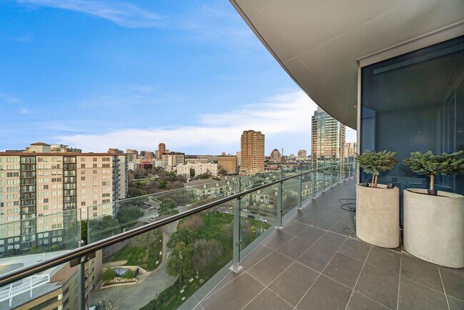 Foto del edificio - 3130 N Harwood St