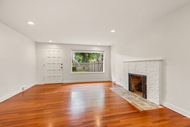 Foto del edificio - 3 bedroom 1.75 bath House