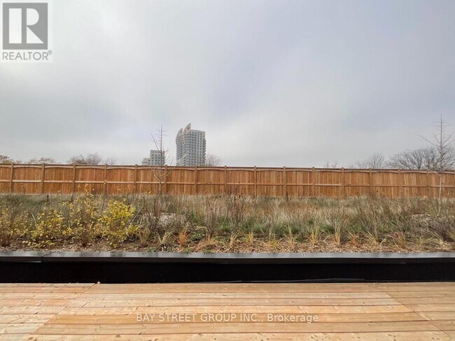 Photo du bâtiment - 370 G Red Maple Rd