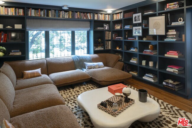 Foto del edificio - 519 S Arden Blvd