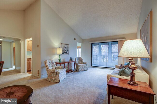 Building Photo - 15211 Elkridge Way