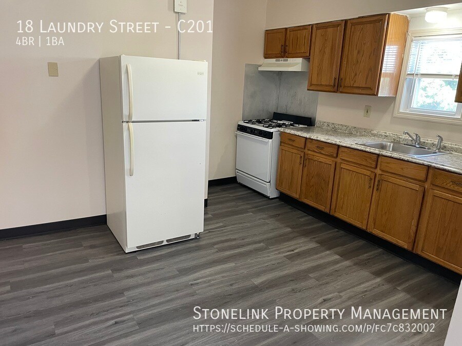 Primary Photo - 18 Laundry St