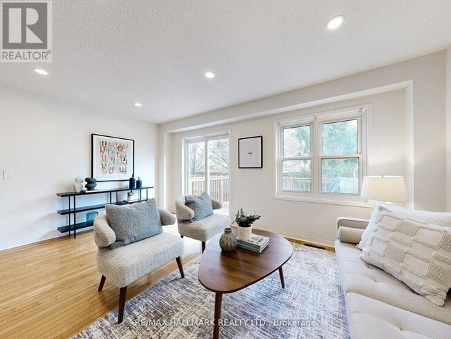 Photo du bâtiment - 51 Northern Heights Dr