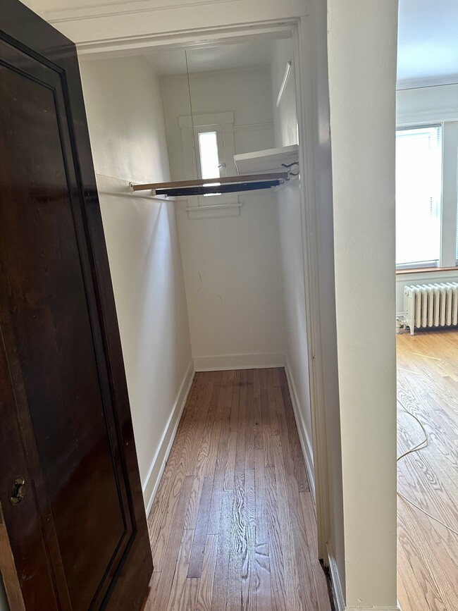 Walk-In Closet - 1434 W Thome Ave