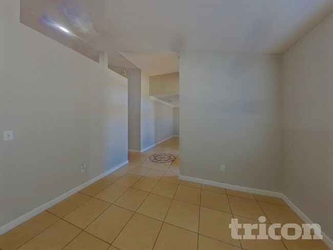 Foto del edificio - 910 Albertville Ct