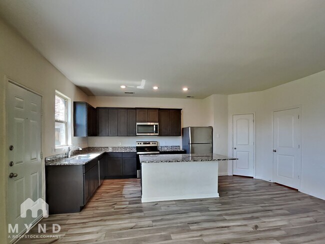 Foto del edificio - 732 Keeneland Dr