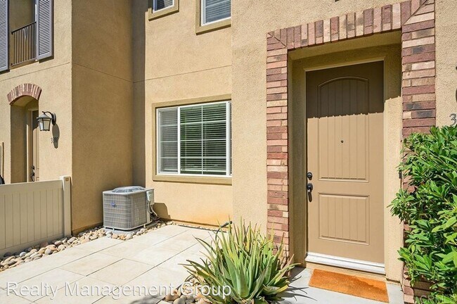 Building Photo - 3 br, 2.5 bath House - 3395 Campo Azul Ct