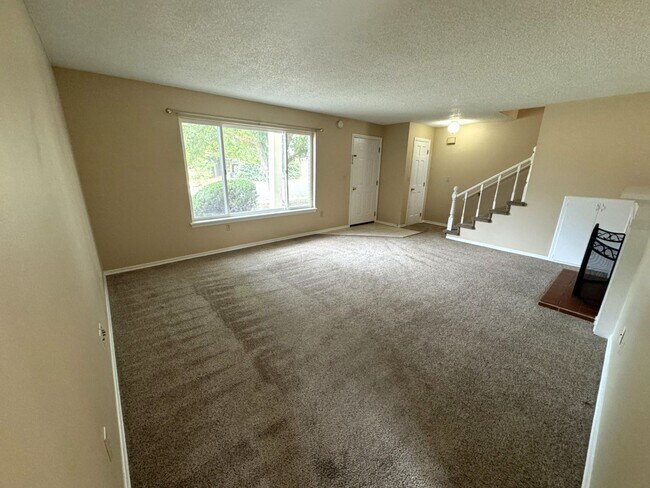 Foto del edificio - 3 Bedroom 1.5 Bath Duplex