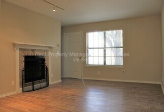 Building Photo - 11130 N Stratford Dr