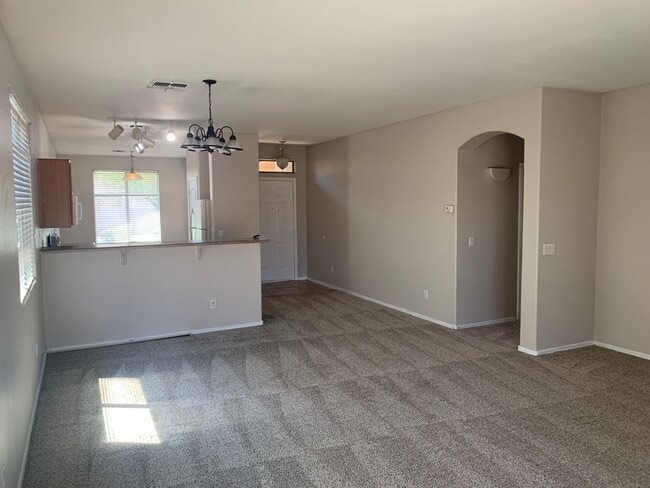 Foto del edificio - Updated 4 bed/2 bath in Great Location