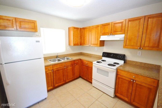Building Photo - 5151 Flamingo Dr N