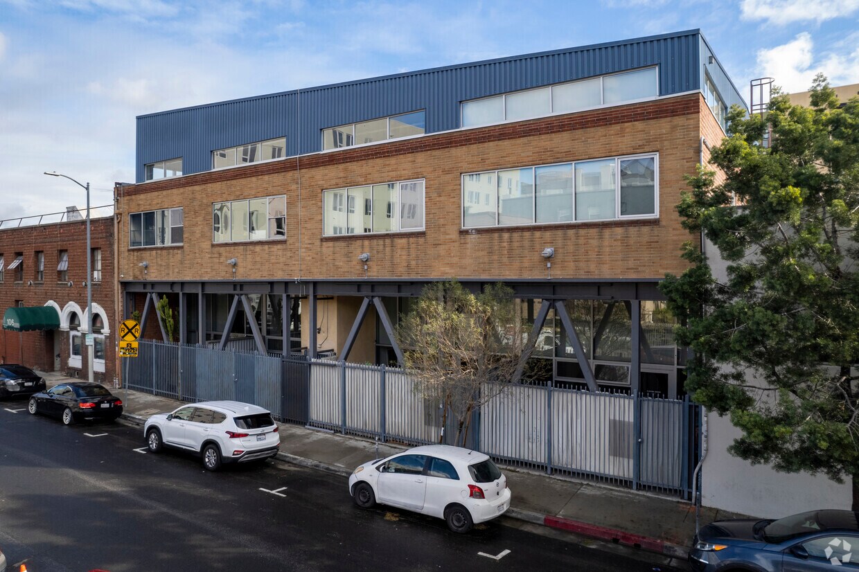 Primary Photo - 116 S Hewitt St