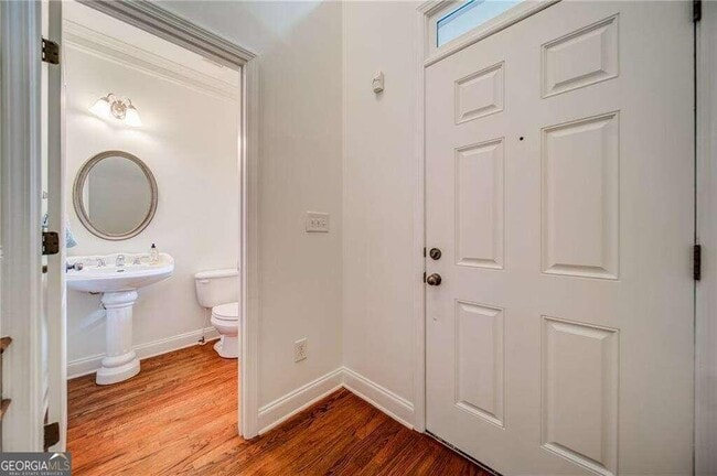 Building Photo - 2556 Village Creek Landing SE