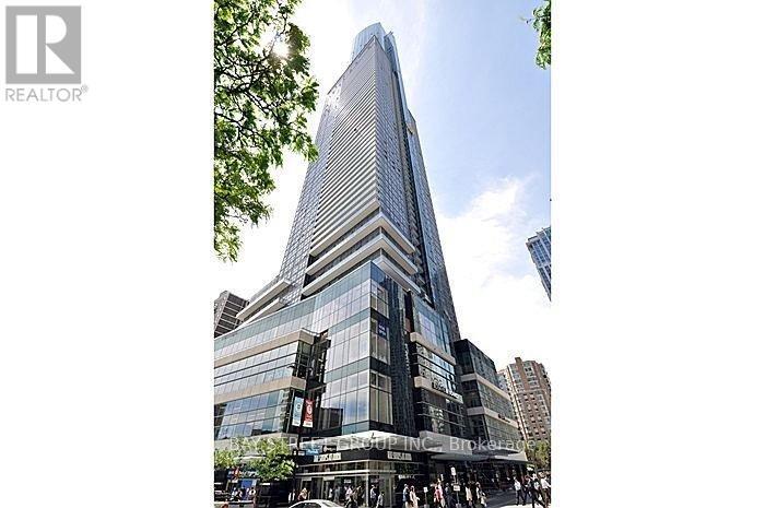 Primary Photo - 386-4386 Yonge St