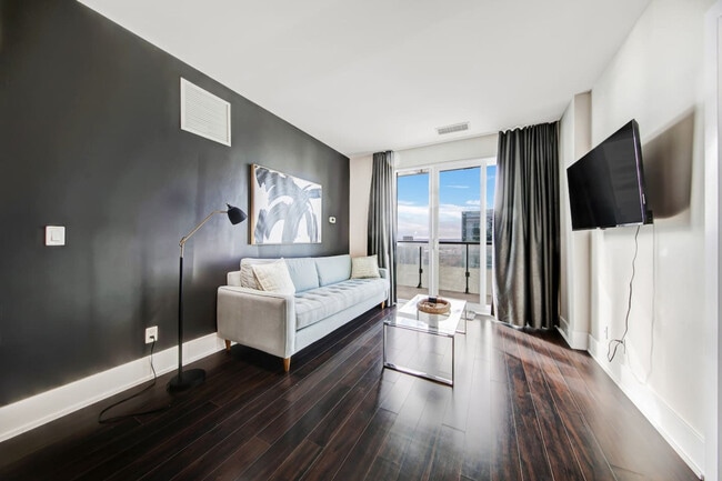 Building Photo - 300 Front St W