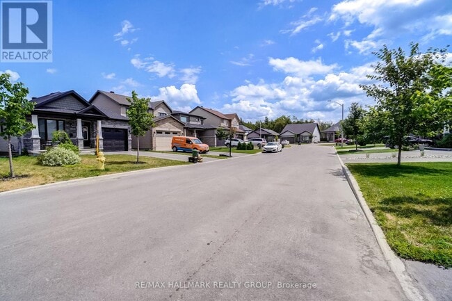 Building Photo - 1110 Beckett Cres