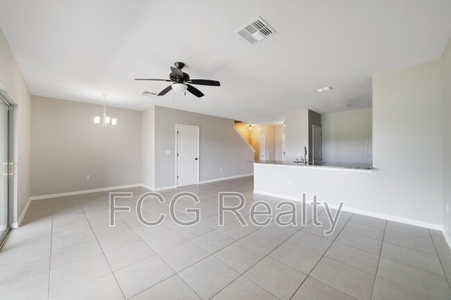 Foto del edificio - 391 Arbor Lakes Dr