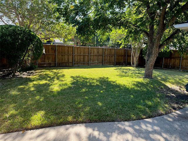 Foto del edificio - 5012 Andover Dr