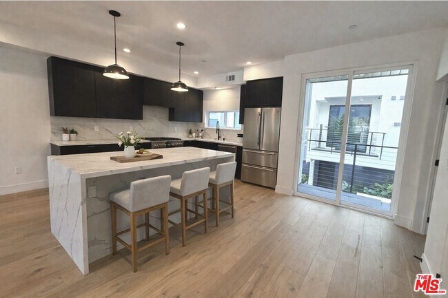 Foto del edificio - 6847 N Figueroa St