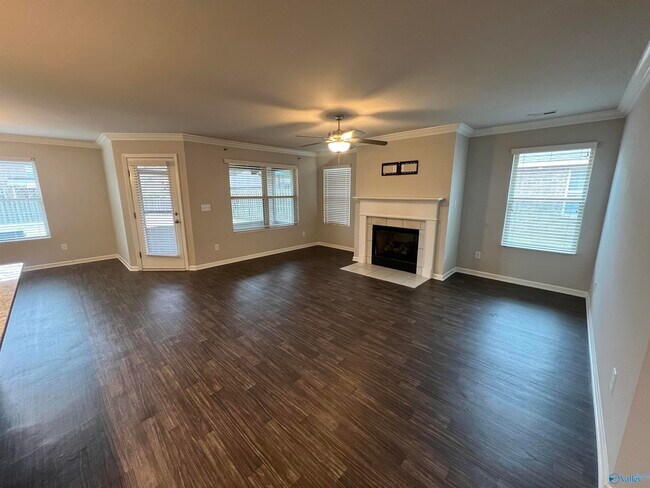 Foto del edificio - 603 Annabelle Ln NW