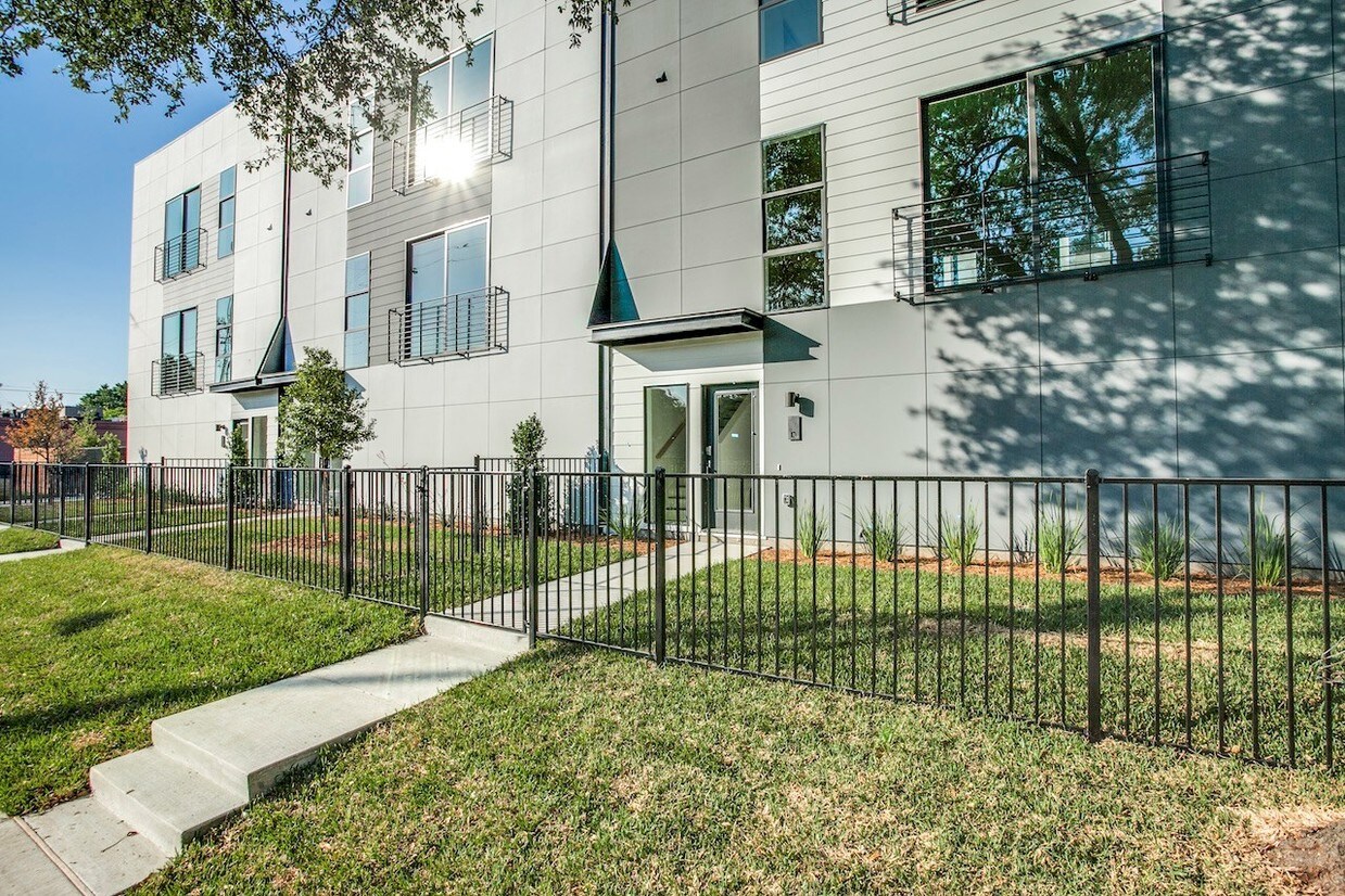 4905 Live Oak St, Dallas, TX 75206 Townhome Rentals in Dallas TX