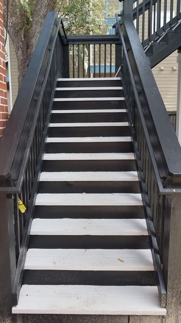 Photo - BEAUTIFUL STUDIO NEAR SORORITY ROW!! House