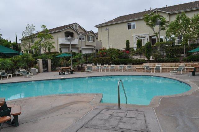 Building Photo - 2 Bedroom Townhome in the Cantera Community of Scripps Ranch