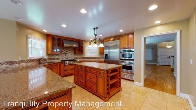 Building Photo - 4 br, 2 bath House - 7812 Wing Flight Court