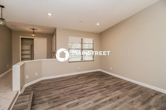 Foto del edificio - 3 Bedroom Pet-Friendly Home in LONGWOOD, F...