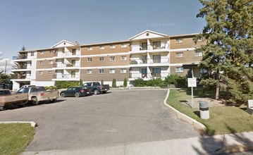 Building Photo - 104 10 St