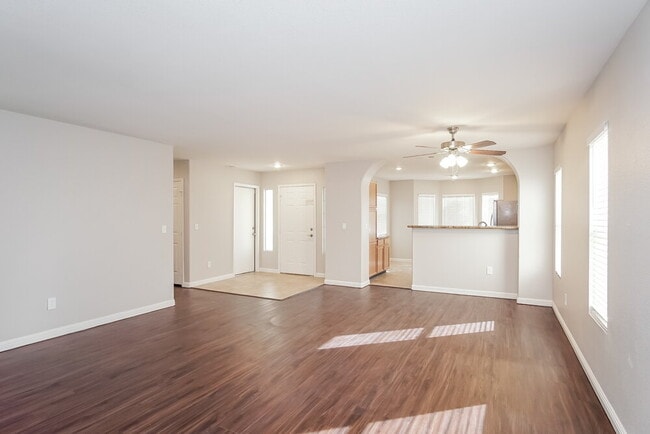 Building Photo - 5353 Greta Garbo St