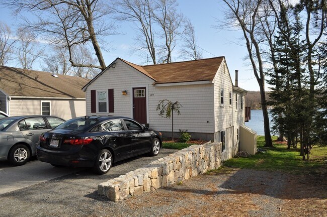 Building Photo - 169 Lakeshore Dr