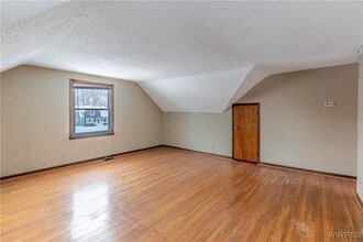 Building Photo - 194 Boncroft Dr