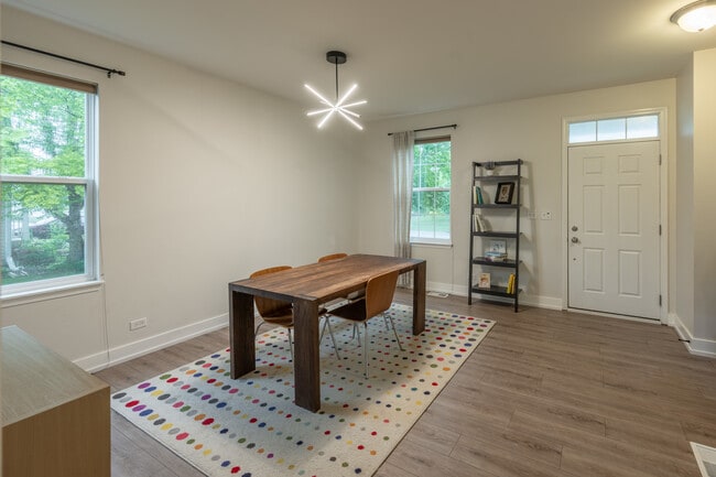 Building Photo - 4333 Schofield Dr