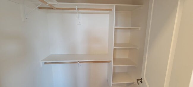 Building Photo - New and Wonderful 3 Bedroom Townhouse